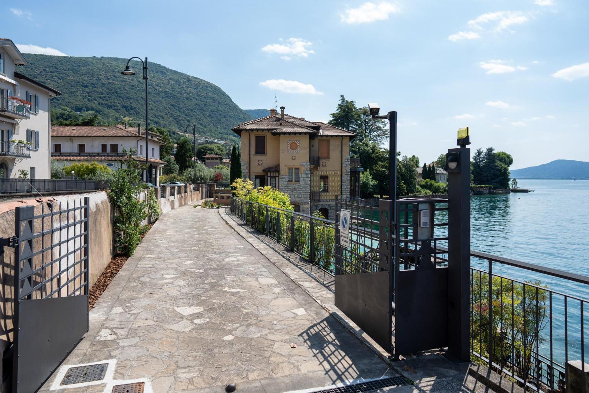 Villa Cecilia - Pieds Dans L'Eau Sulzano Exteriér fotografie